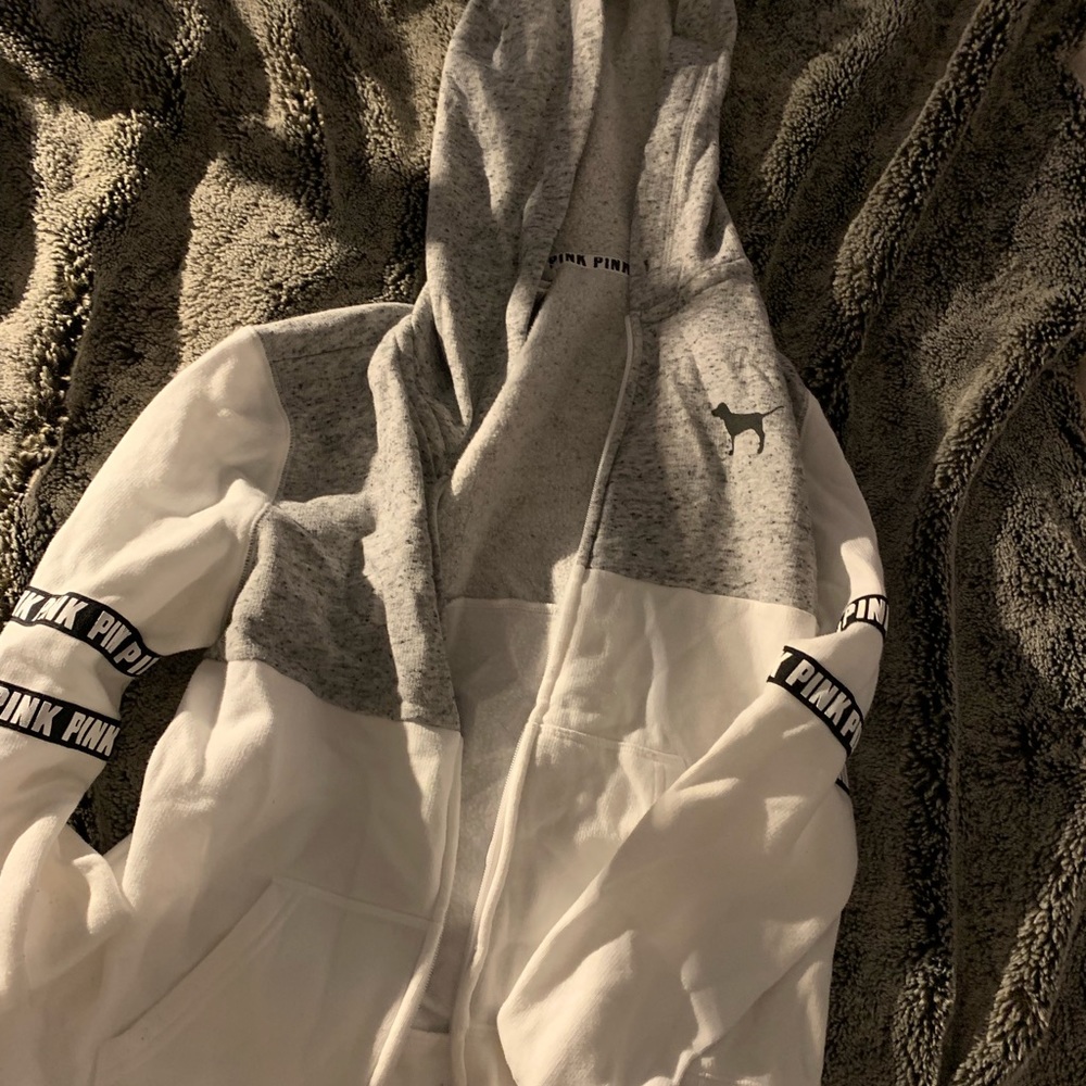 VS PINK GREY / WHITE ZIP HOODIE